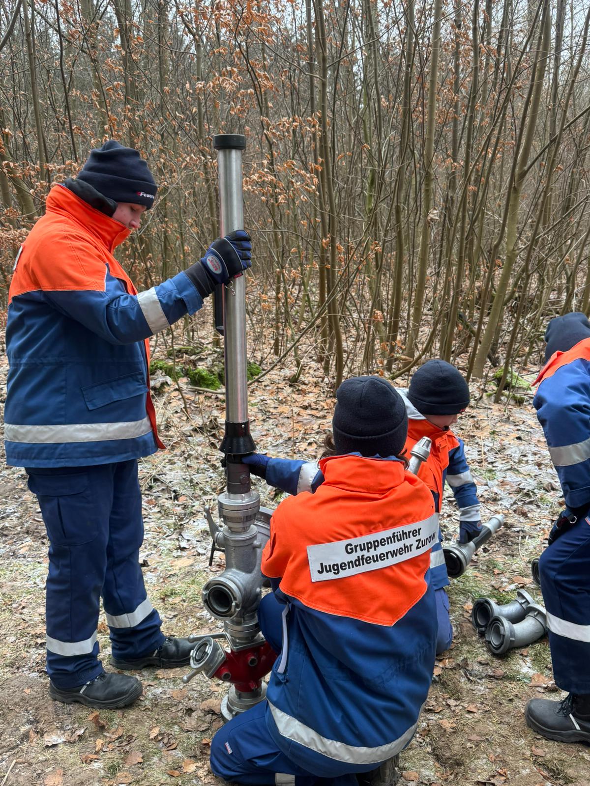 Manöver Schneeflocke der Jugendfeuerwehren Neukloster-Warin am 24.1.26